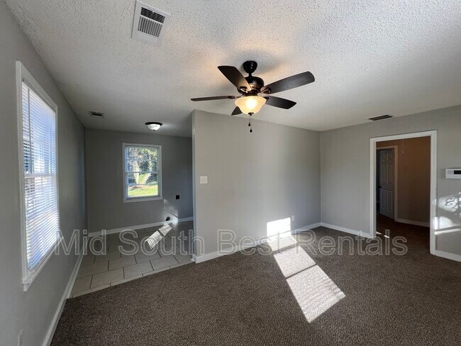 Foto del edificio - 3201 Old Horn Lake Rd