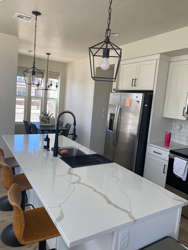 Foto del edificio - 5515 S Carnelian Pky