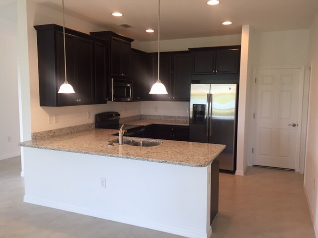 Building Photo - 10824 Alvara Way