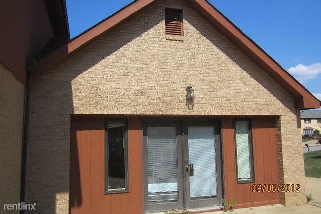Building Photo - 100 Saratoga Dr