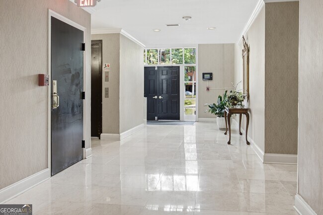 Foto del edificio - 23117 Plantation Dr NE