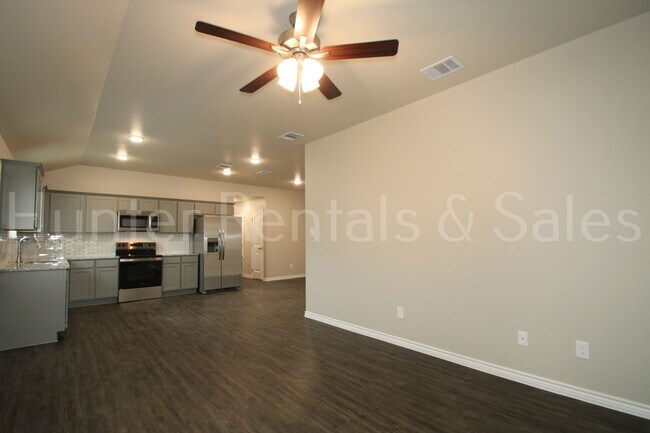 Building Photo - 505 Bonnie Dr