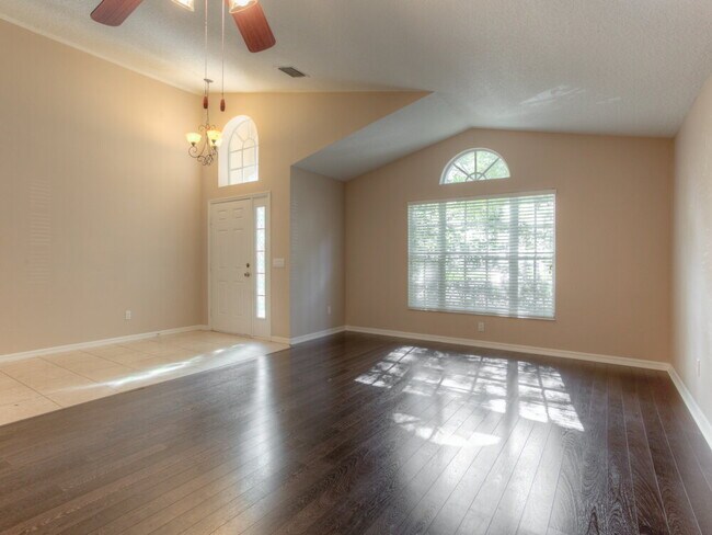 Foto del edificio - 16820 Hawkridge Rd