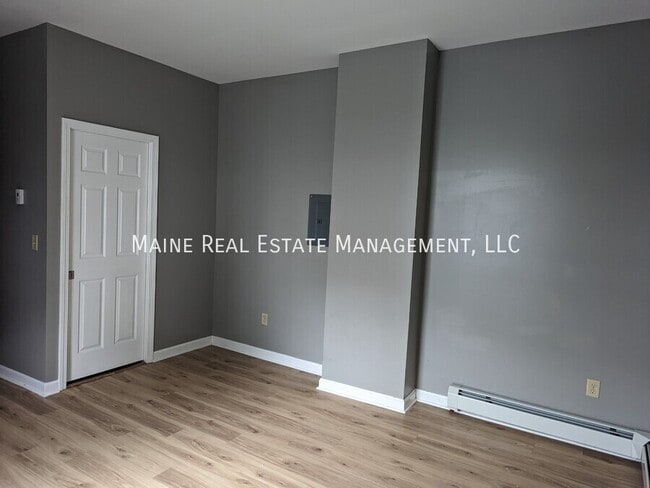 Building Photo - 380 Hammond St