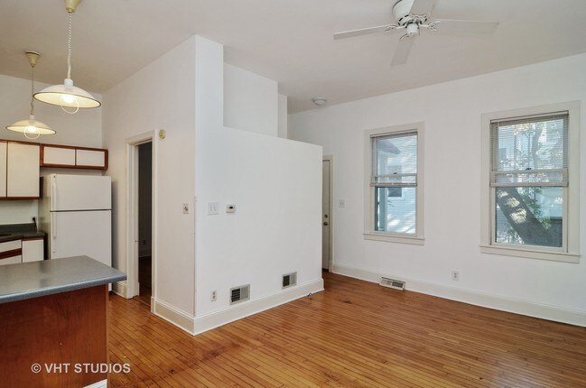 Building Photo - 1411 W Edgewater Ave