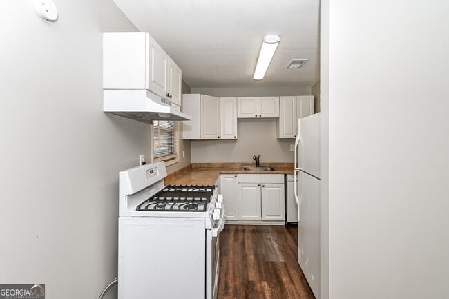 Building Photo - 1135 Pontiac Cir