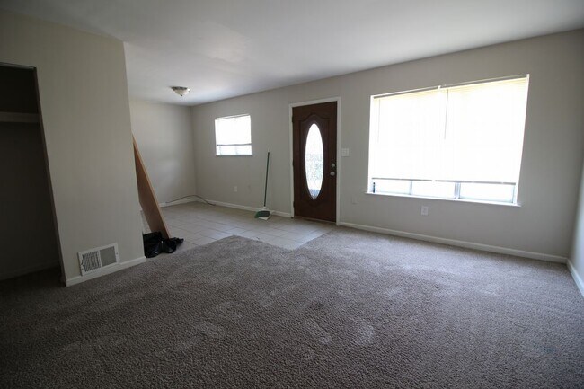 Building Photo - 16407 Weddel