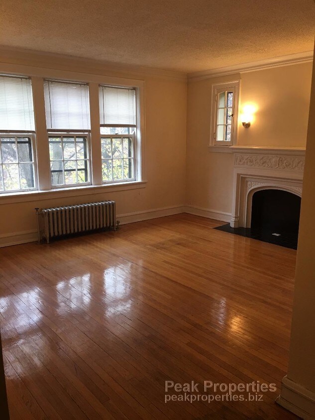 Primary Photo - 617 Sheridan Sq