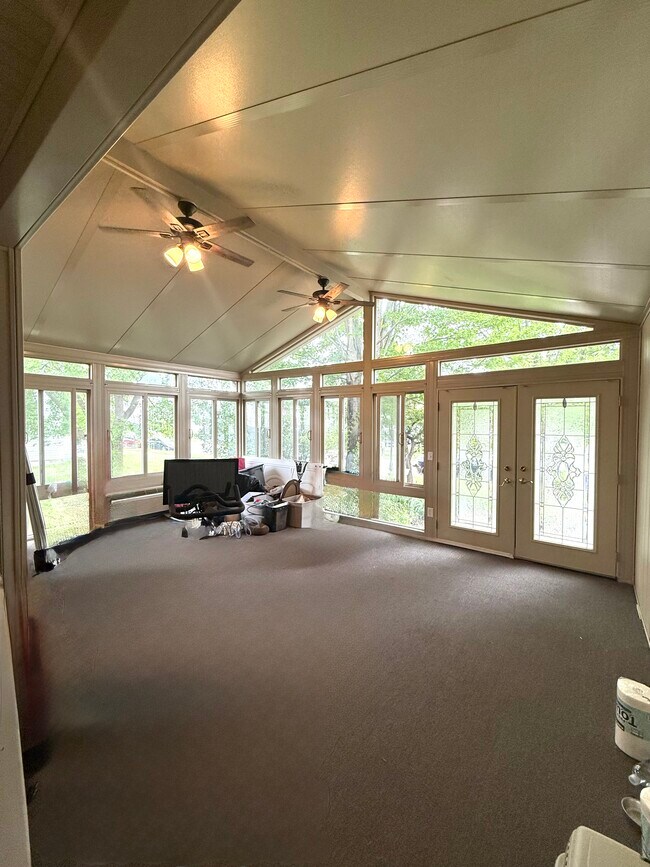 Foto del edificio - 6370 Bellinger Dr