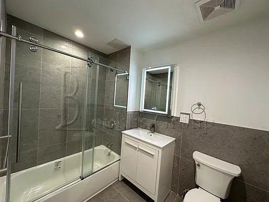 Building Photo - 2 bedroom in ASTORIA NY 11102