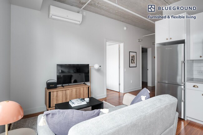 Foto del edificio - 676 N La Salle St