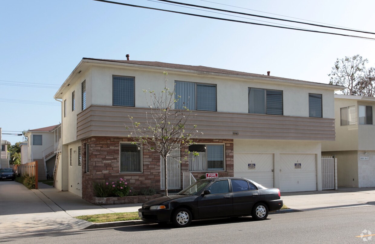 Primary Photo - 3024 E 3rd St