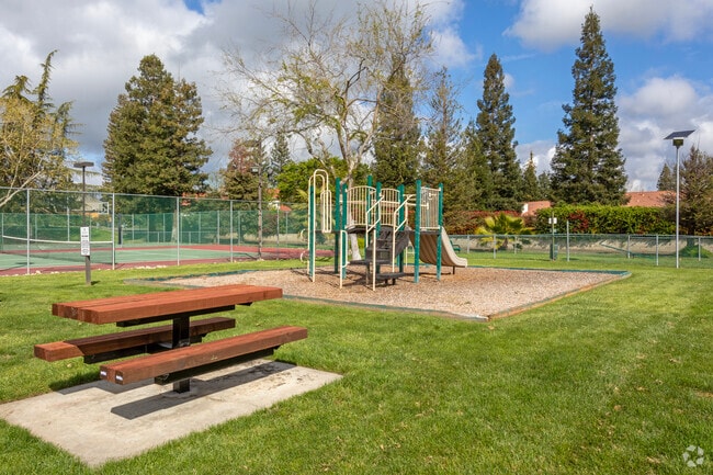 Tot-Lot - Park Ridge Apartments