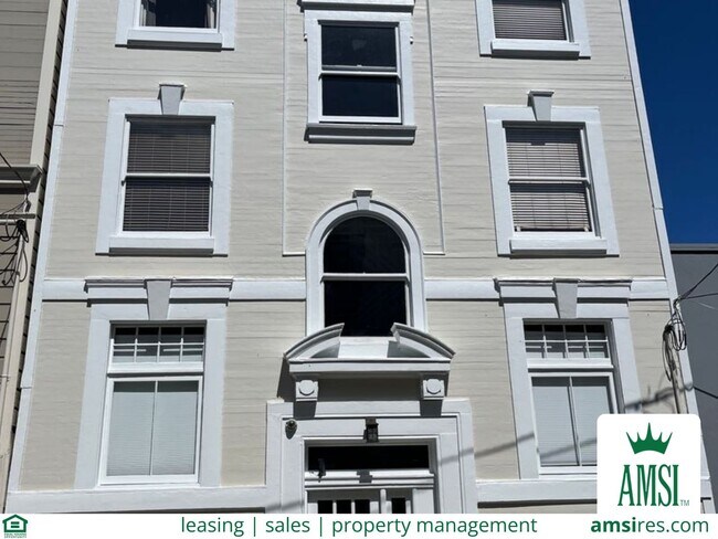 Building Photo - Centrally located 1 BR/1BA apartment home ...