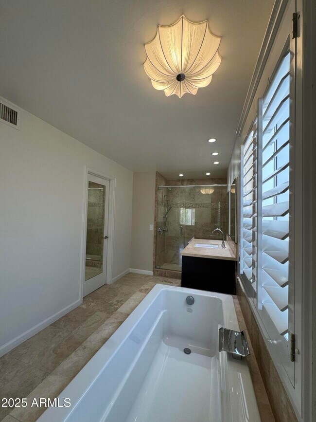 Foto del edificio - 5888 N 83rd St