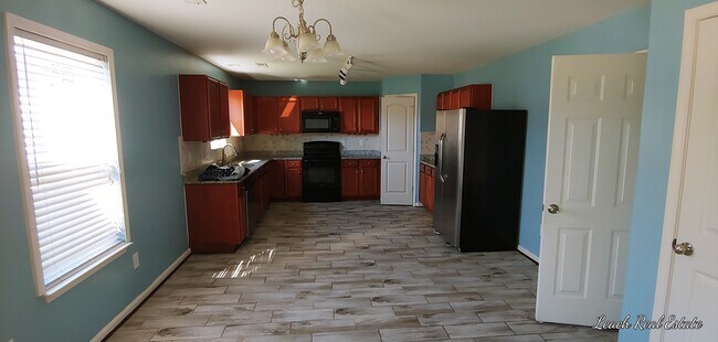 Foto del edificio - 144 Thistle Downs Dr