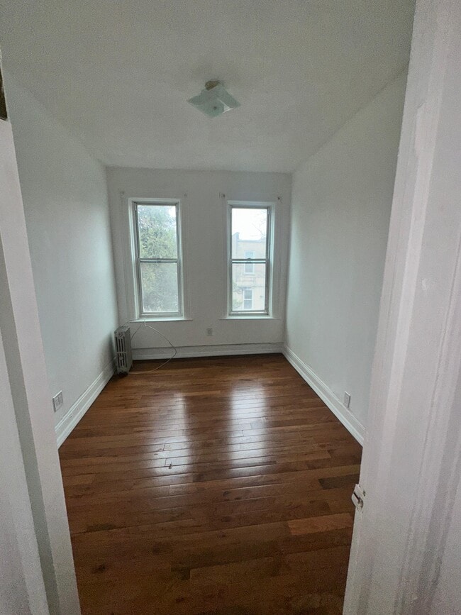 Building Photo - 108 E 95th St