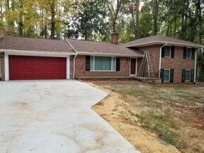 Building Photo - 312 Harvey Cir