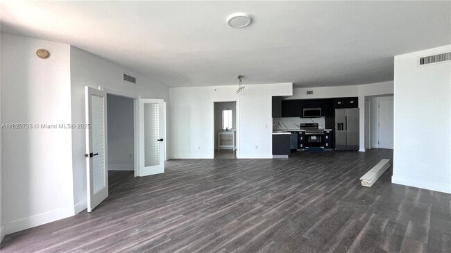 Building Photo - 350 S Miami Ave