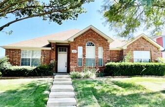Building Photo - 5418 Somerset Dr