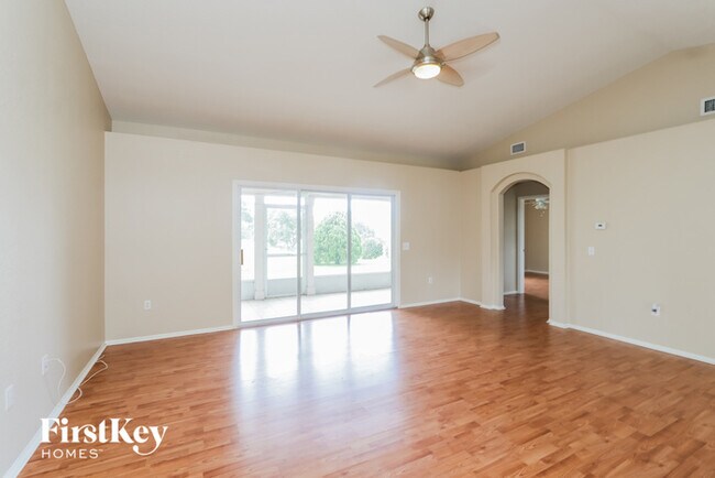 Building Photo - 8211 Westmont Terrace Dr
