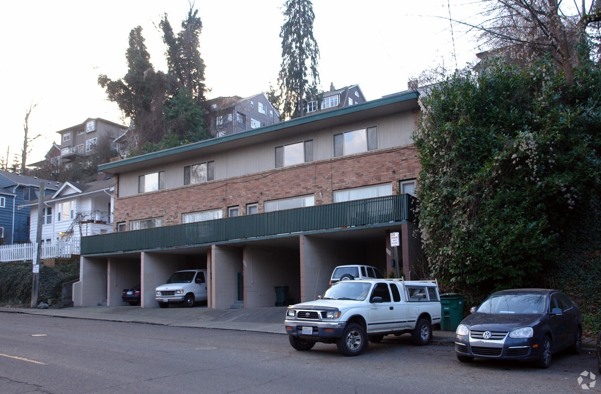 Building Photo - 5025 22nd Ave NE