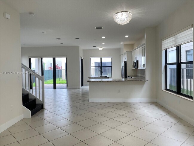 Building Photo - 3316 W 98th Pl