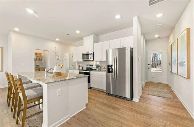 Foto del edificio - 5109 Sidney Sq Dr