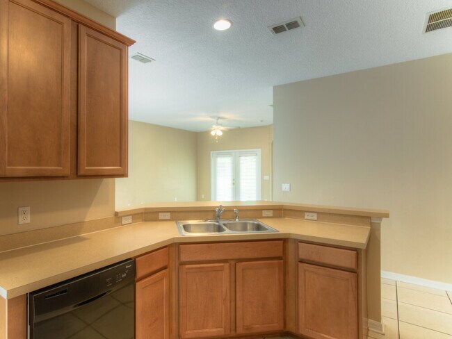 Foto del edificio - 14122 Sapphire Bay Cir
