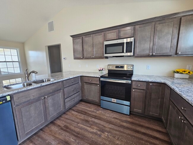 Building Photo - 155 Texas Dr