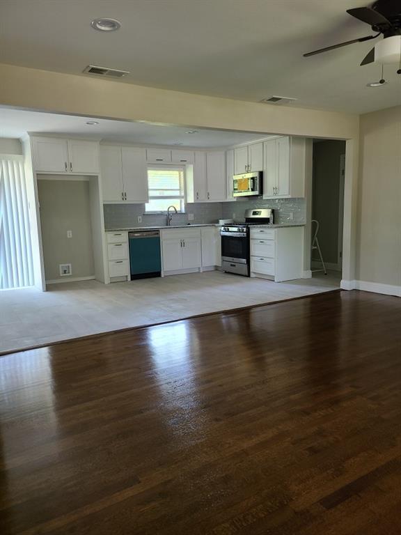 Foto del edificio - 6621 Coleshire Dr