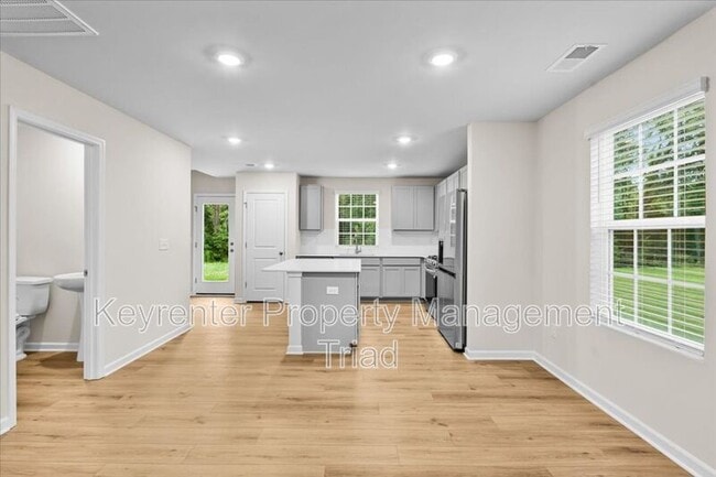 Photo - 1751 Mallard Dr House