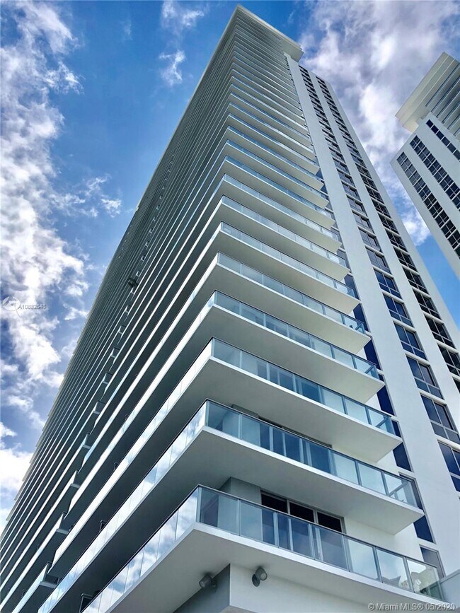 16385 Biscayne Blvd Unit 2607, North Miami Beach, FL 33160 Condo for