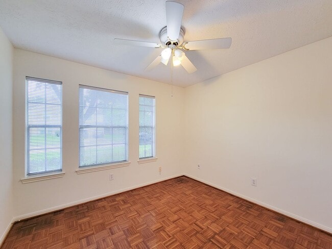 Foto del edificio - Beautiful 3-Bedroom, 2-Bath Home Nestled o...