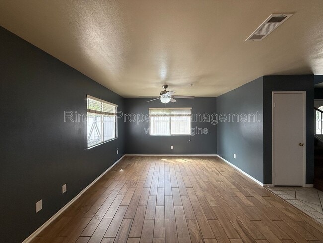 Foto del edificio - 1540 Pyramid Ave