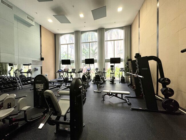 Foto del edificio - 17150 N Bay Rd