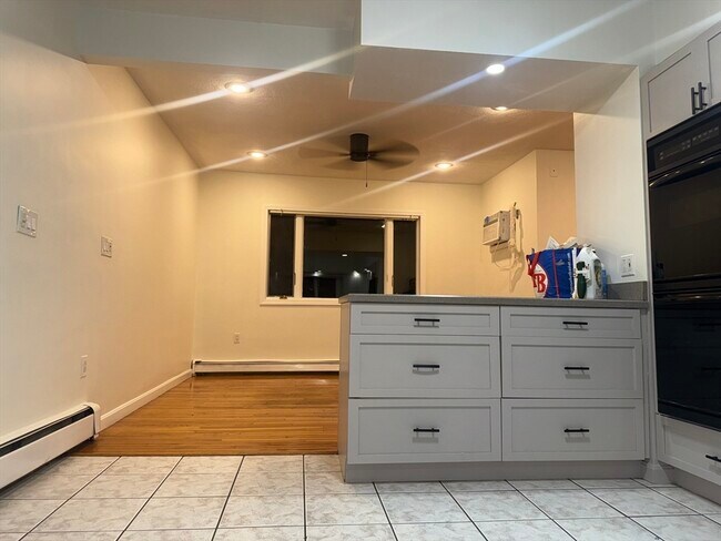 Building Photo - 33 Appleton St