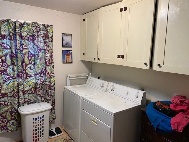 bath - 302 W 5th St