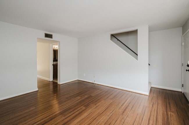 Foto del edificio - 2645 Southbury Cir