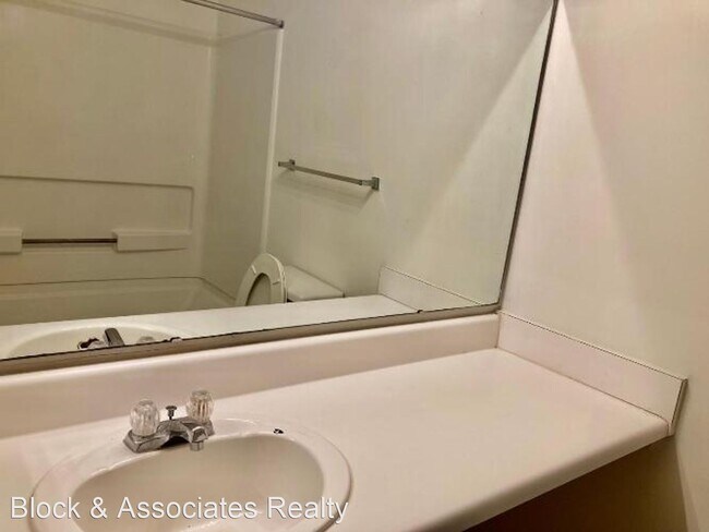 Foto del edificio - 1 br, 1 bath House - 1410-202 Collegiate C...