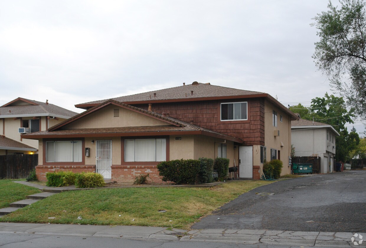 Building Photo - 908 Carro Dr