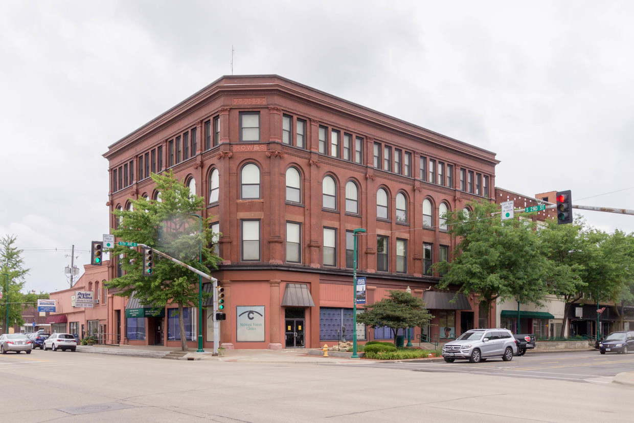 Primary Photo - Clinton Block Apartments