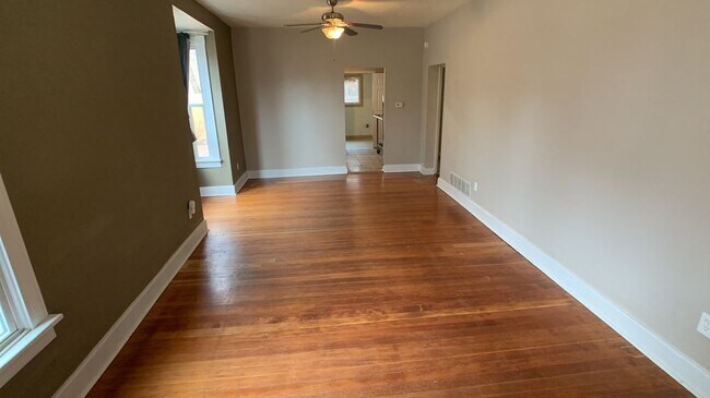 Building Photo - 604 Spruce Street
