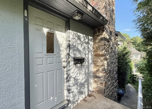 Building Photo - 1306 Henry Ave