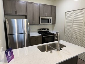 Building Photo - Jailen's Pointe Apartments