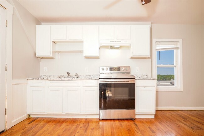 Building Photo - 15 Washburn St