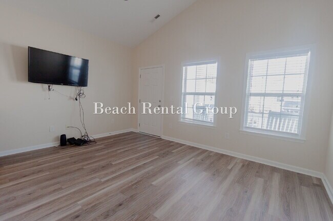 Foto del edificio - Renovated and Close to the Beach