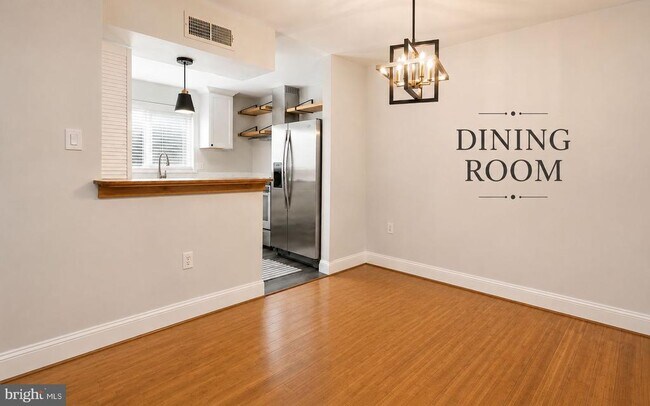 Foto del edificio - 15603 Dorset Rd
