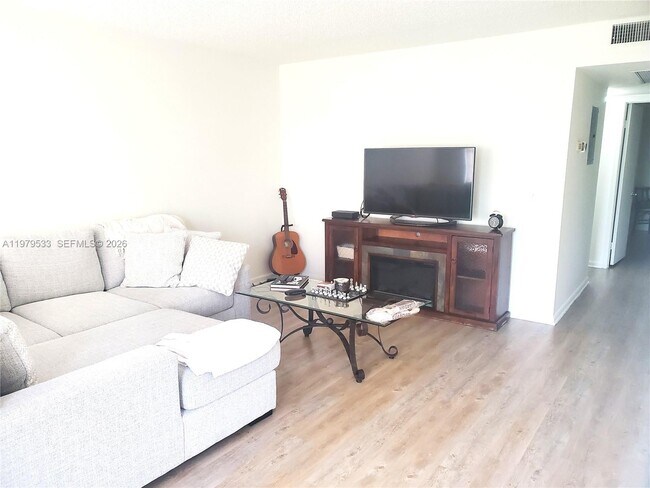 Foto del edificio - 800 SW 131st Ave