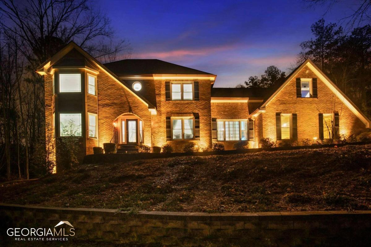 Primary Photo - 661 Luther Ct